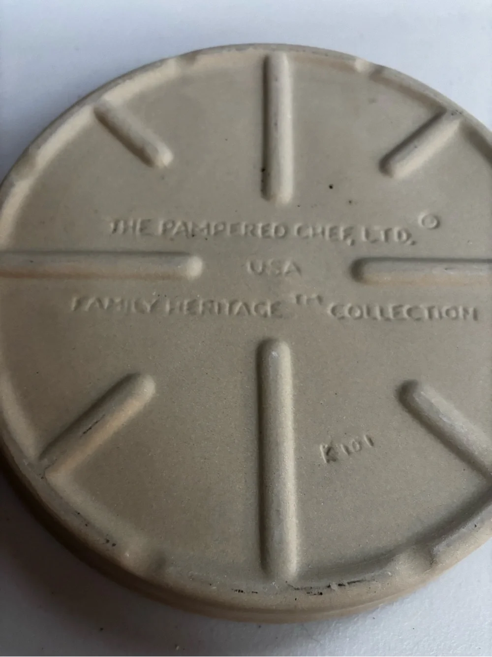 The Pampered Chef Family Heritage Collection 11' Deep Dish Baker